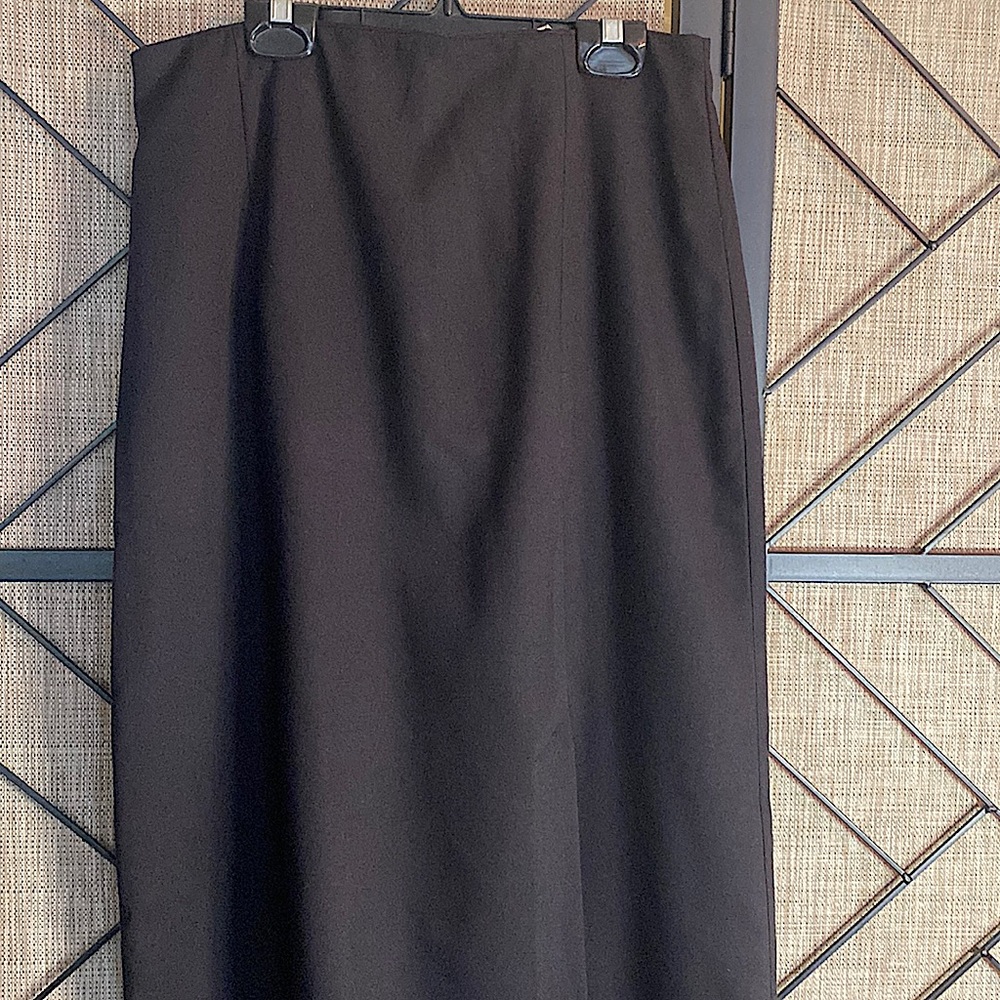 GENLTY USE: MORNINGSIDE BLACK SKIRT SIZE 10